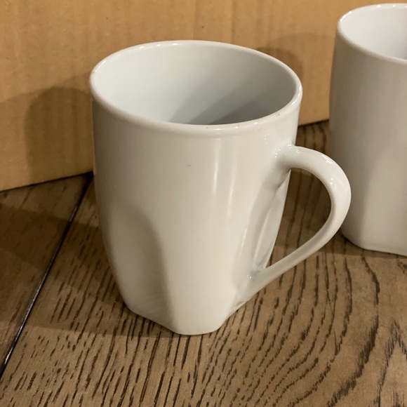 New, Tabletops Avenue 4 11oz ceramic mugs - Picture 2 of 6